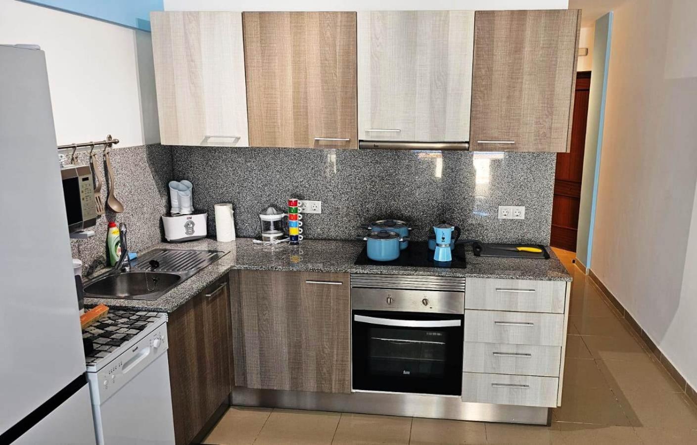 Blue Bay Paradise - Beach Front Apartment With Sea View Playa Paraiso  Exterior photo
